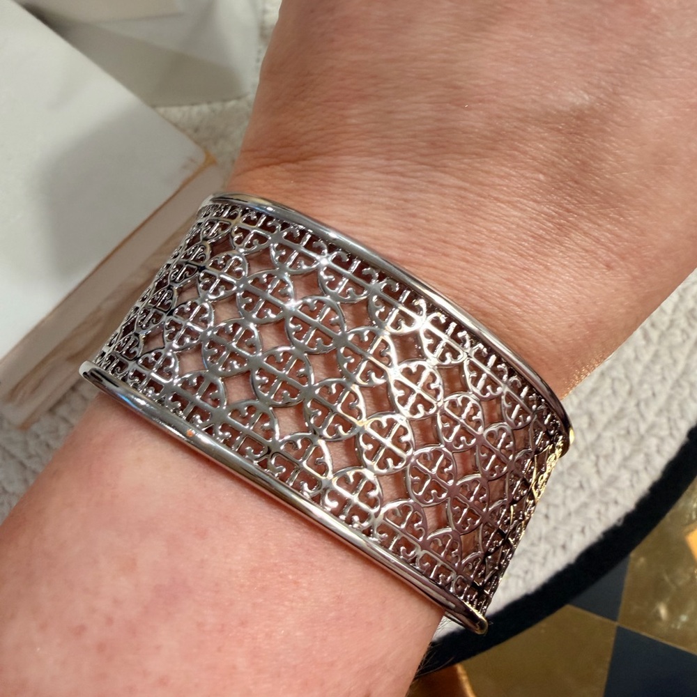 Tory Burch Miller logo large cuff bracelet in silver - NWT - Picture 4 of 5